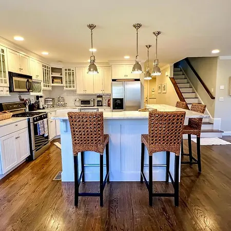 Villa Cotuit Mannor